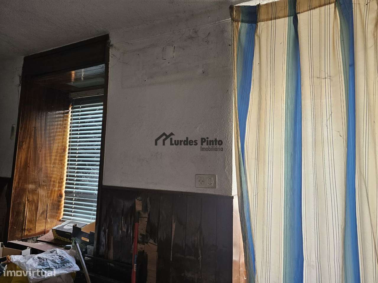 Moradia com possibilidade de seis T1 - Grande imagem: 2/18