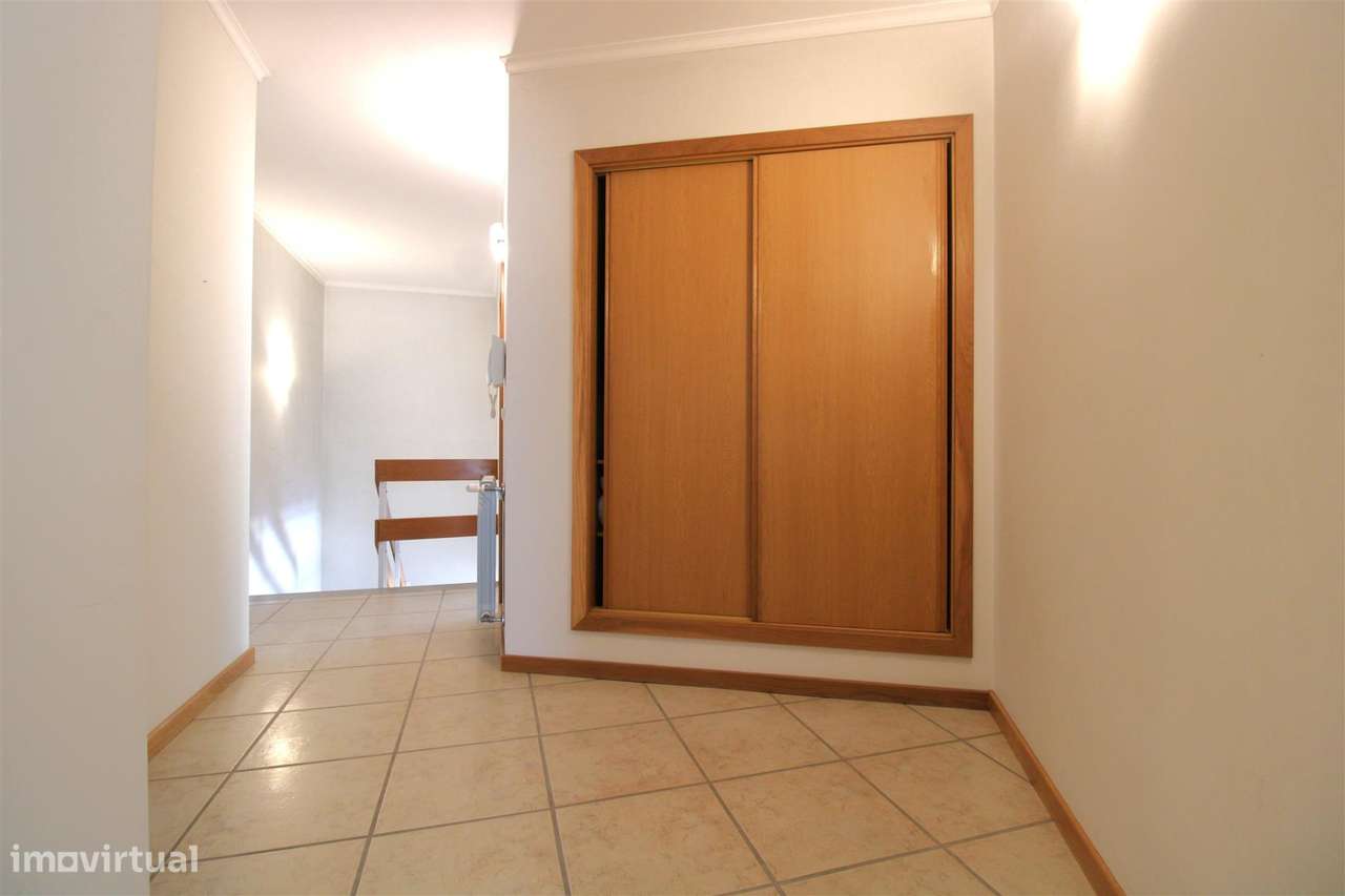 Apartamento T3 Duplex em Oiã-10