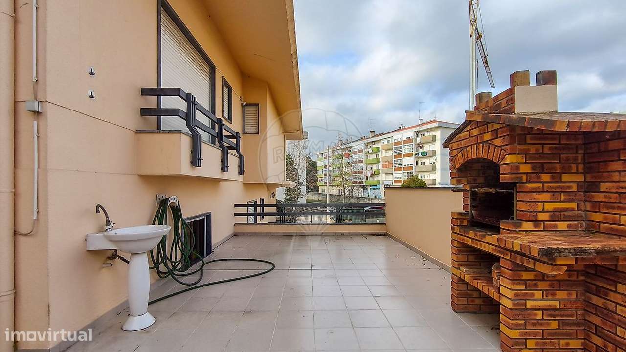 Moradia T6 para venda-36