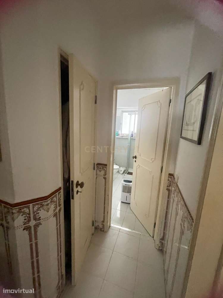 Apartamento T1 + 1 com Terraço em Campolide - Grande imagem: 4/16