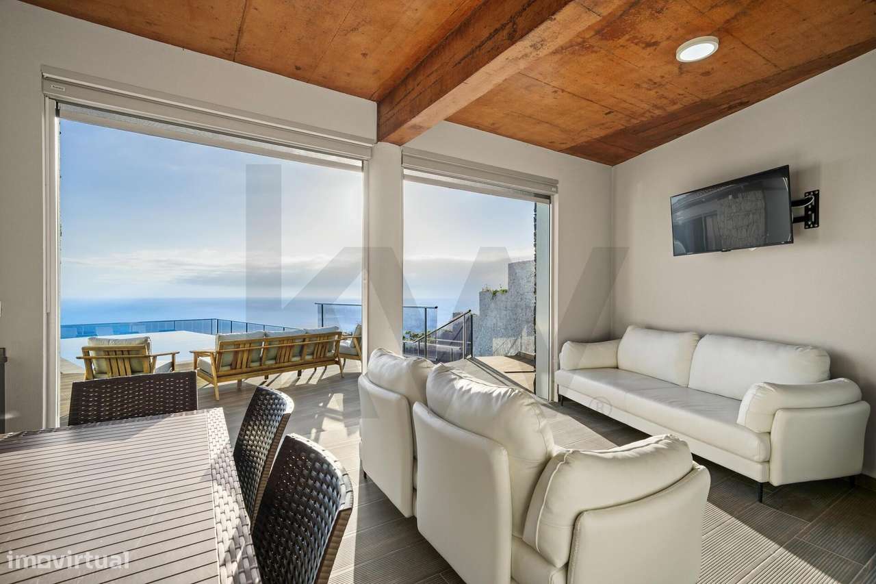Moradia T4 com piscina e vista oceano, São Gonçalo, Funchal-56