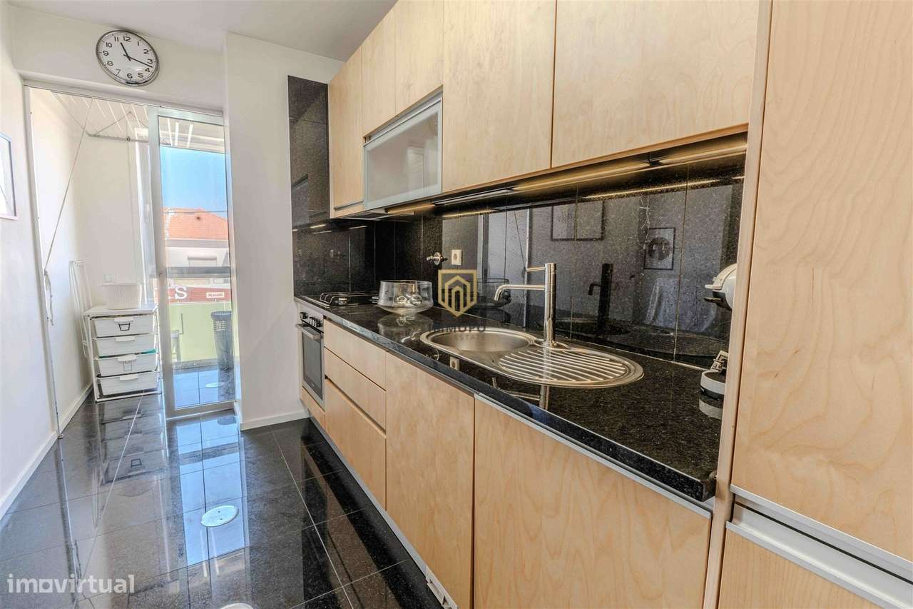 Apartamento T2 na Senhora da Hora, com duas garagens-25