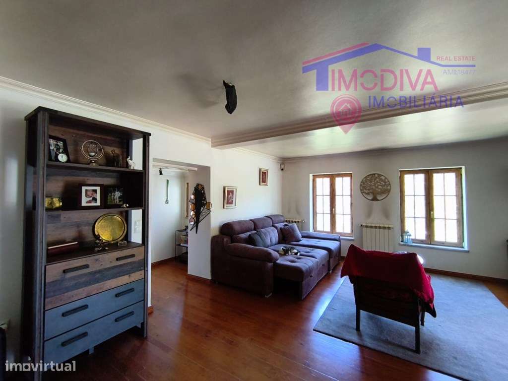 Propriedade com moradia, anexo, piscina e terreno com mais 2 ha-36