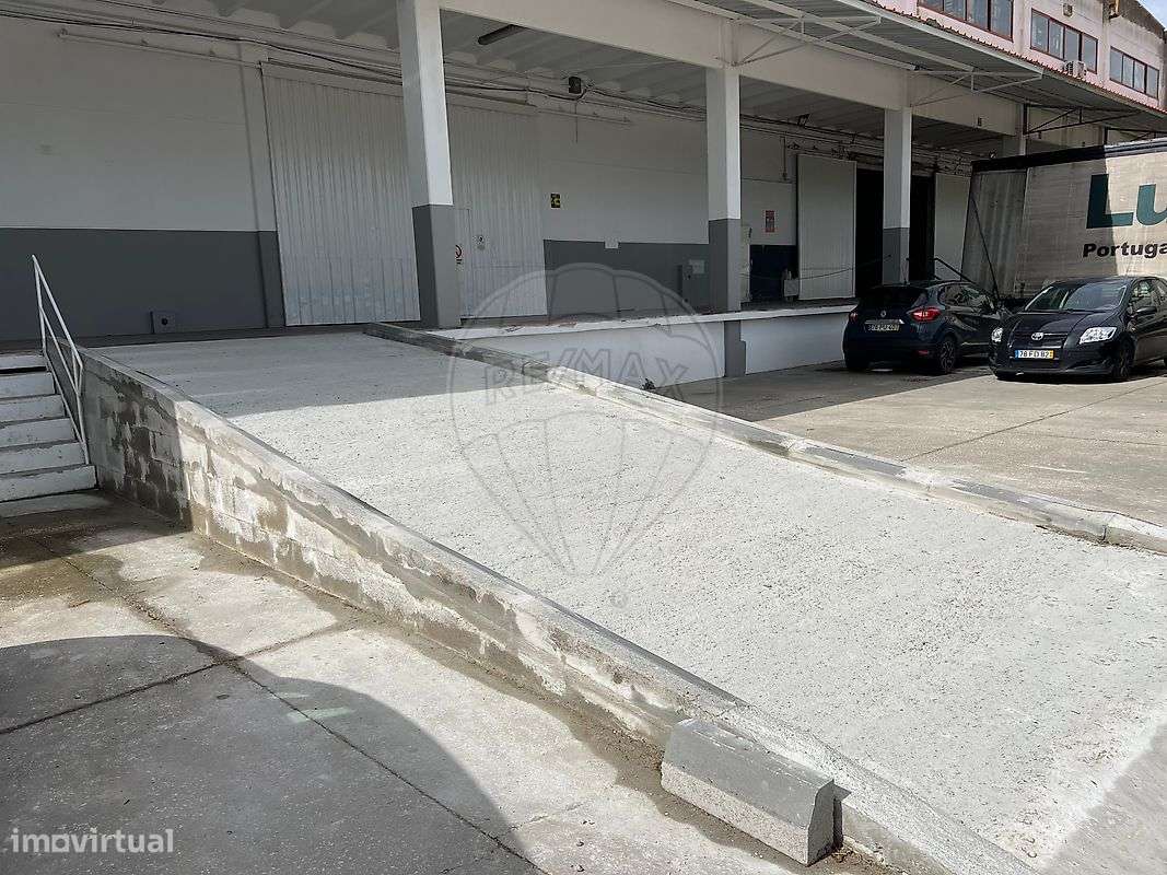 Armazém  para arrendamento - Grande imagem: 2/32