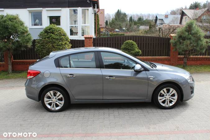 Chevrolet Cruze 1.7 D LT+ Premium - 4