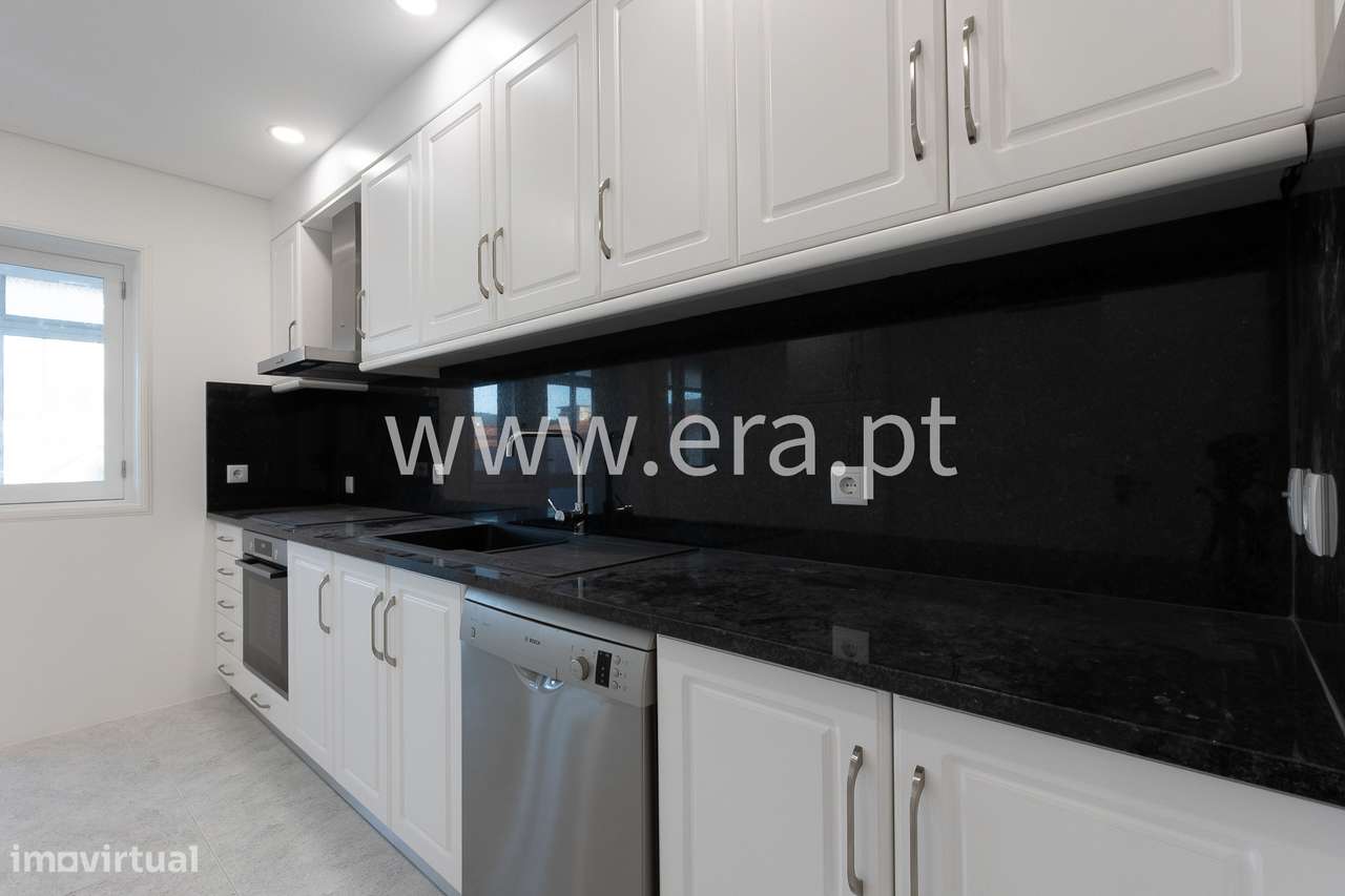 Deslumbrante T3 remodelado no centro de Viana - Grande imagem: 3/25