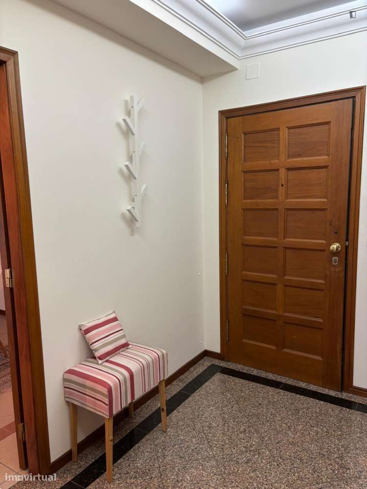 Apartamento com 1 quartos - localizado em Porto - Grande imagem: 3/10