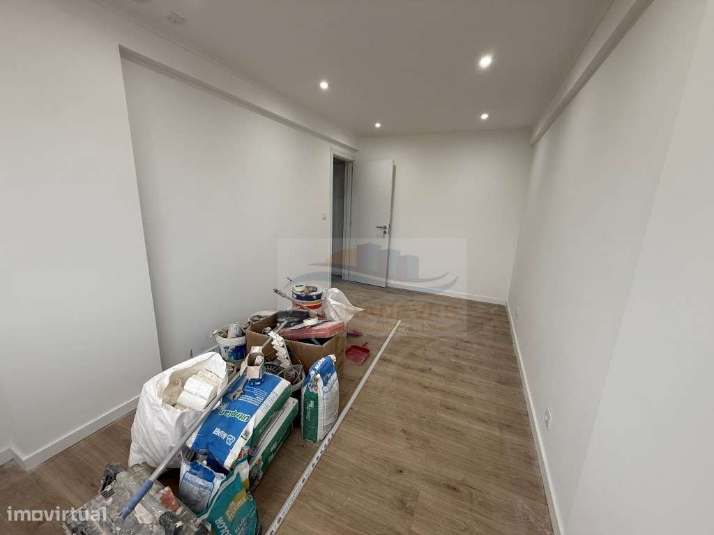 T2 Totalmente Remodelado com Garantia | Pronto a Habitar | Excelent... - Grande imagem: 4/13