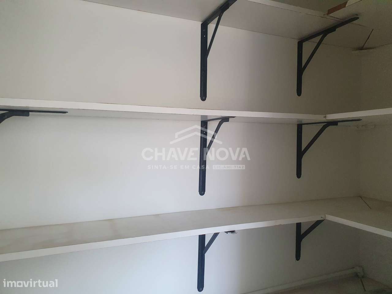 Apartamento T2, localizado no primeiro andar de um prédio Bi-familiar!-14