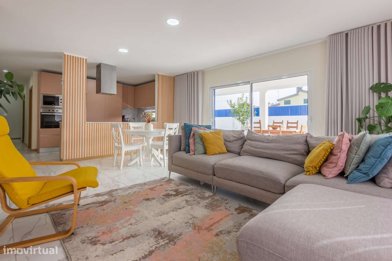 Moradia isolada com piscina aquecida num terreno de 398 m²!-14