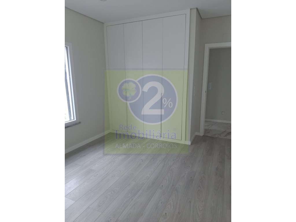 Moradia V5!Nova! Piscina-11