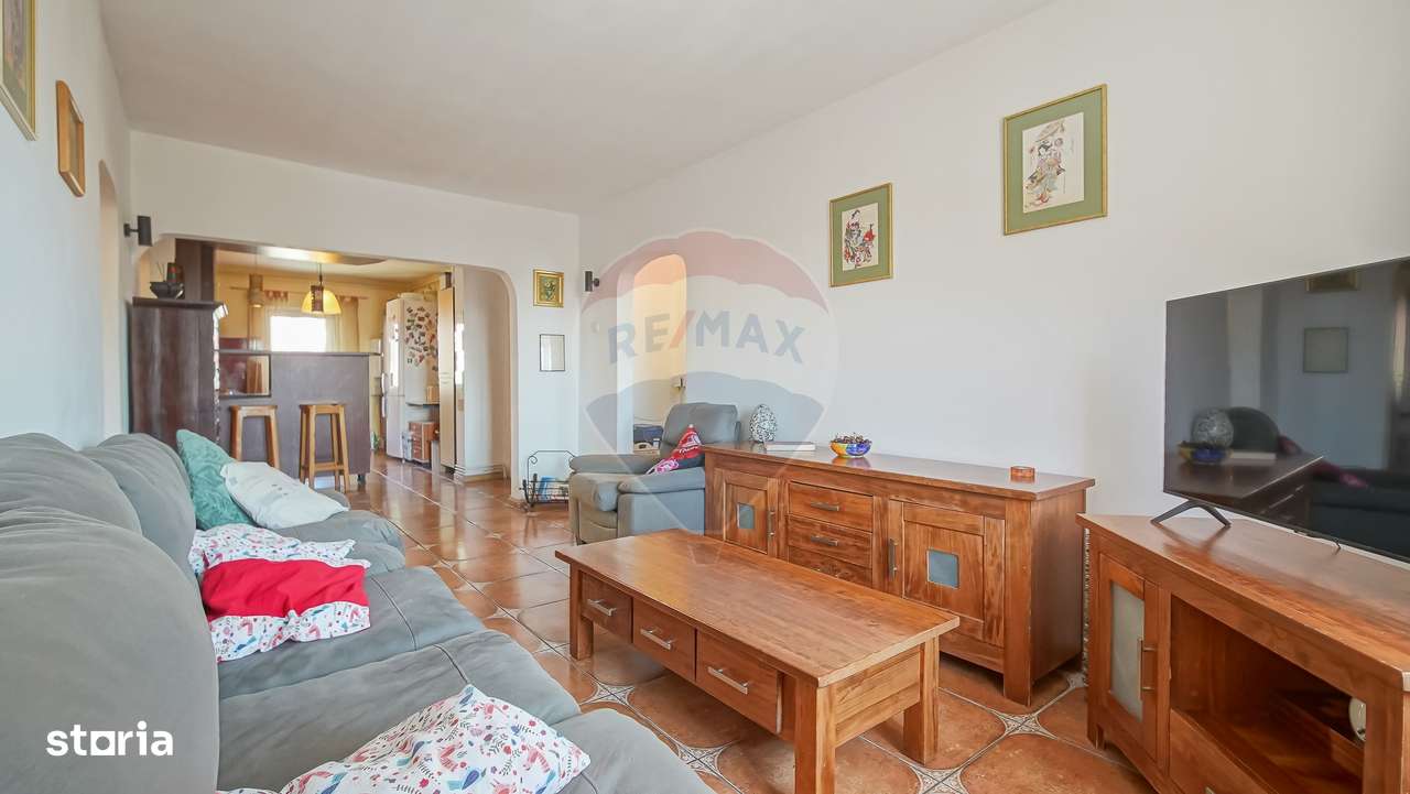 De vanzare 4 camere Racadau-zona Parcul Trandafirilor-7