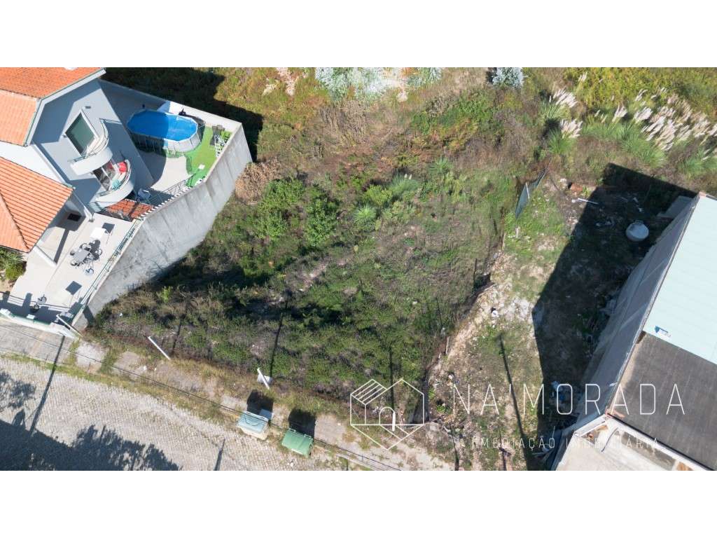 Terreno urbano para construção moradia de Cave + R/C + 1º - Grande imagem: 4/23