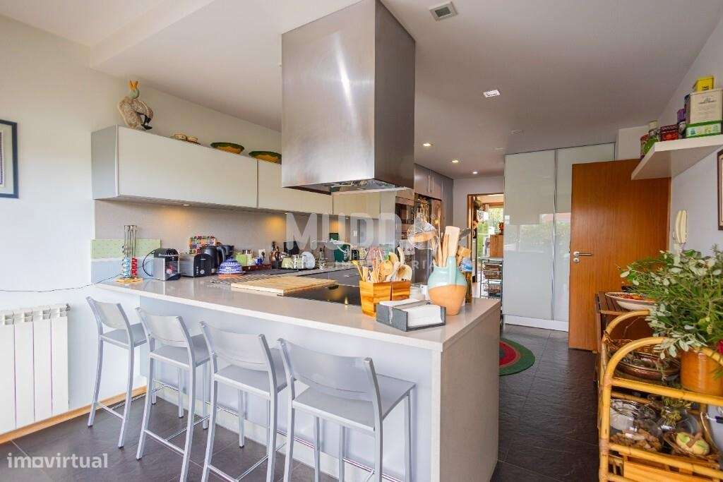 Viver na Torreira: Moradia T4 com Luz Natural e Espaço Exterior Único-19