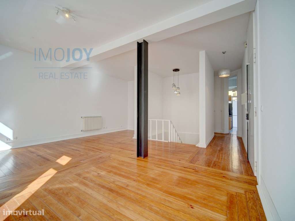 Simpático Apartamento T3 com Terraço em CAMPO DE OURIQUE - Grande imagem: 3/25