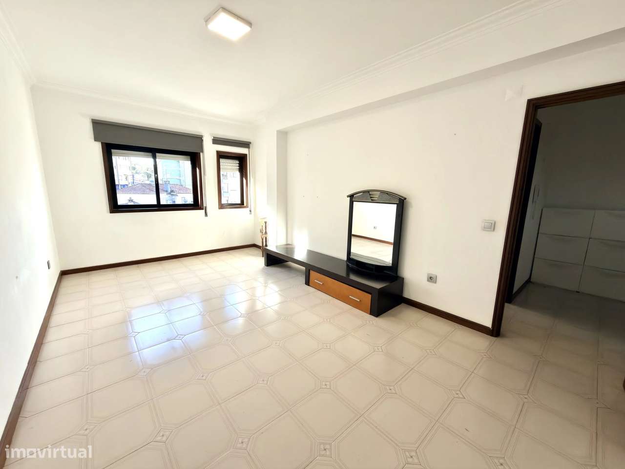 Arrendando de T2 com Garagem e Varanda em Mafamude – Vila Nova de Gaia - Grande imagem: 2/33