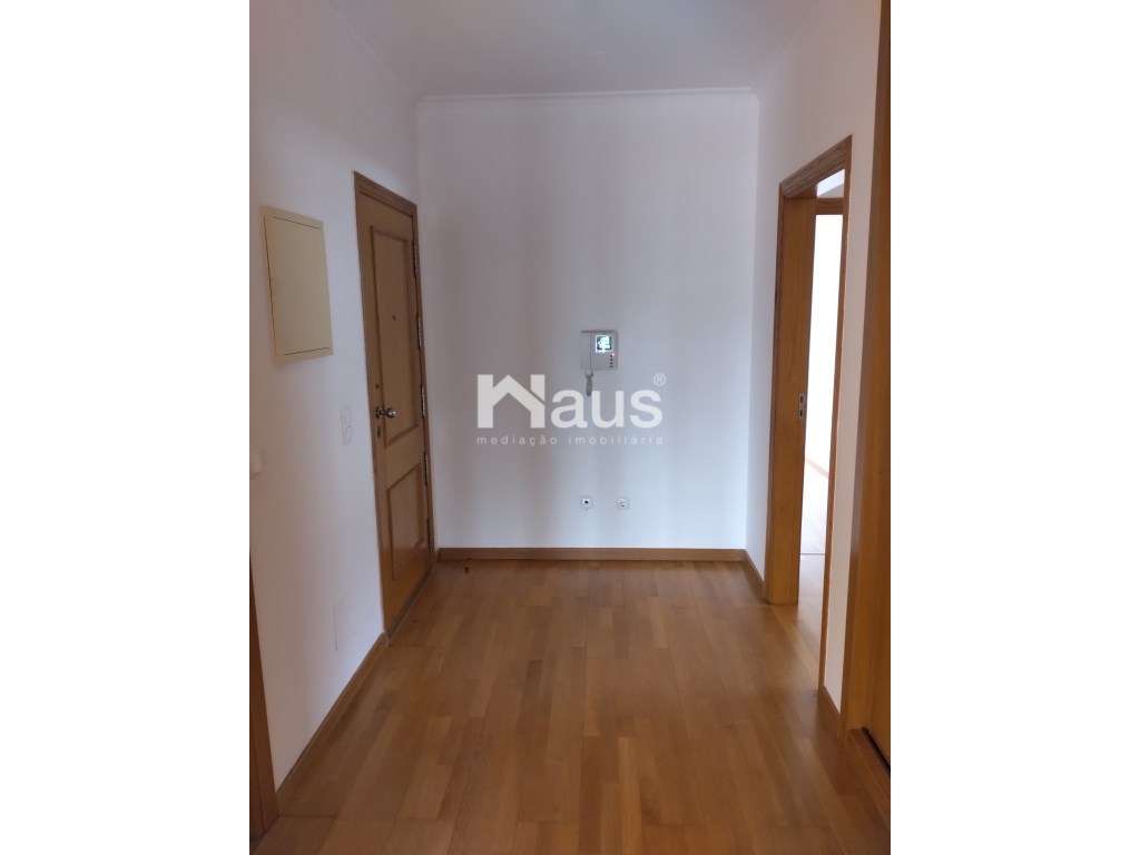 T3 com parqueamento e arrecadação-1