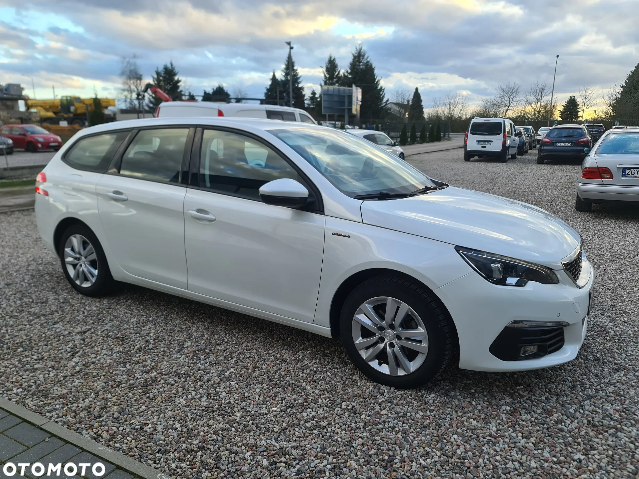 Peugeot 308 SW 1.5 BlueHDi GT Pack S&S EAT8 - 2