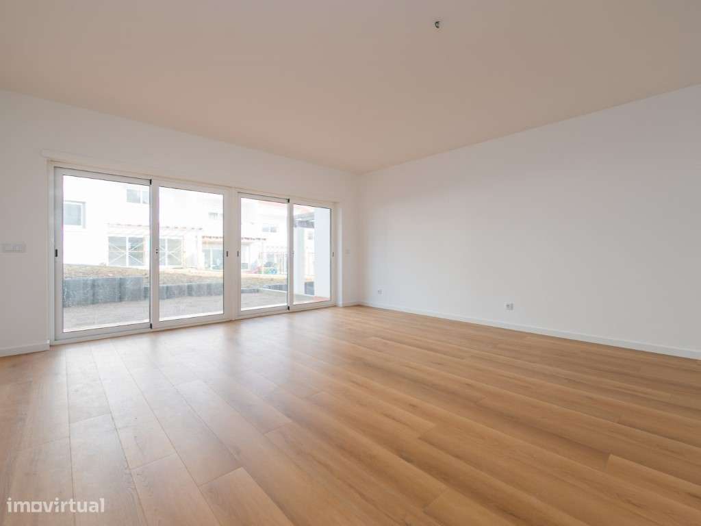 MORADIAS T2+1 e T3+1 GARAGEM E JARDIM, BELAS-11