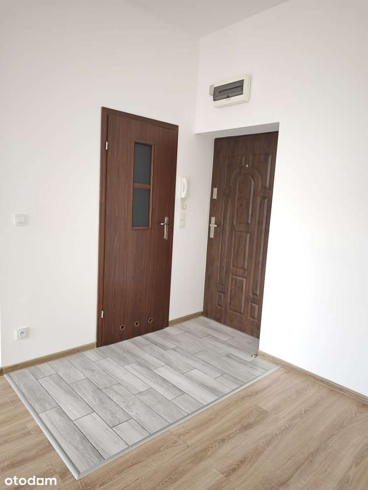 Kawalerka z balkonem w samym centrum Siemianowic! - Pełny obrazek: 5/9