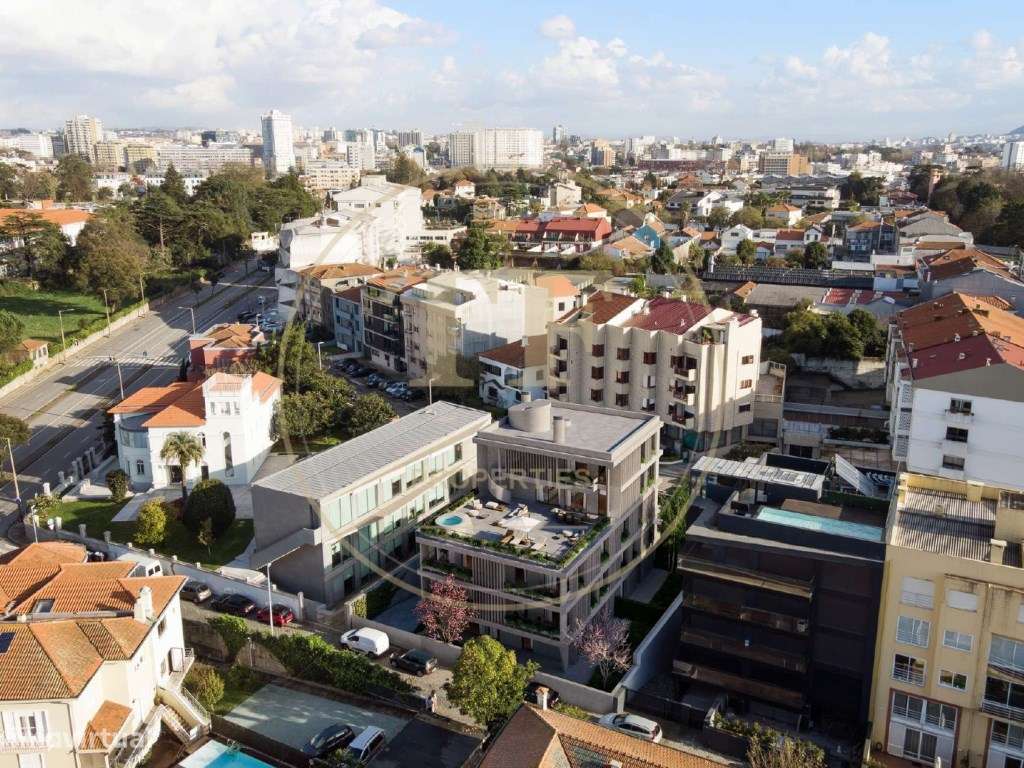 Apartamento T3 no PAULO DIAS NOVAIS 45 com varanda e box para 2 carros-12