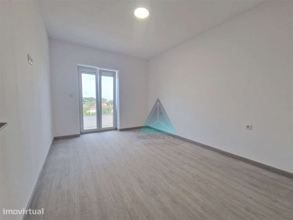 OPORTUNIDADE * * T4 SEIXAL * * REMODELADO * * VISTA RIO-8