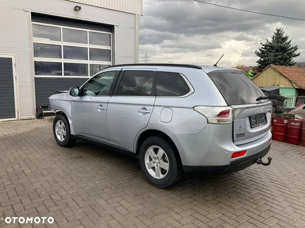 Mitsubishi Outlander 2.2 DID Intense - 3