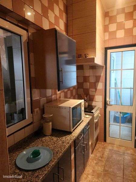 Arrenda-se Moradia T2+1 Mobilada Zona Histórica Olhão - Grande imagem: 5/12