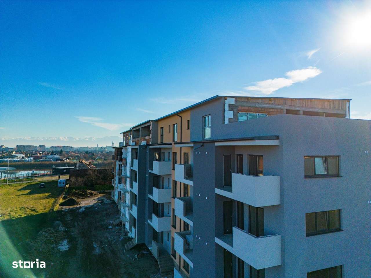 Penthouse - 3 camere - terasa 90 mp - vedere panoramica spre lac - Imagine principală: 3/11