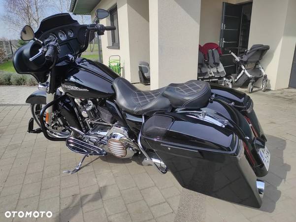 Harley-Davidson Touring Street Glide - 3