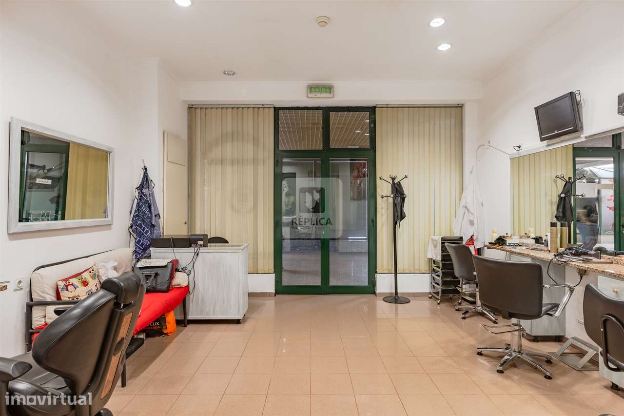 Loja Comercial em Matosinhos – Próxima à Câmara Municipal-12