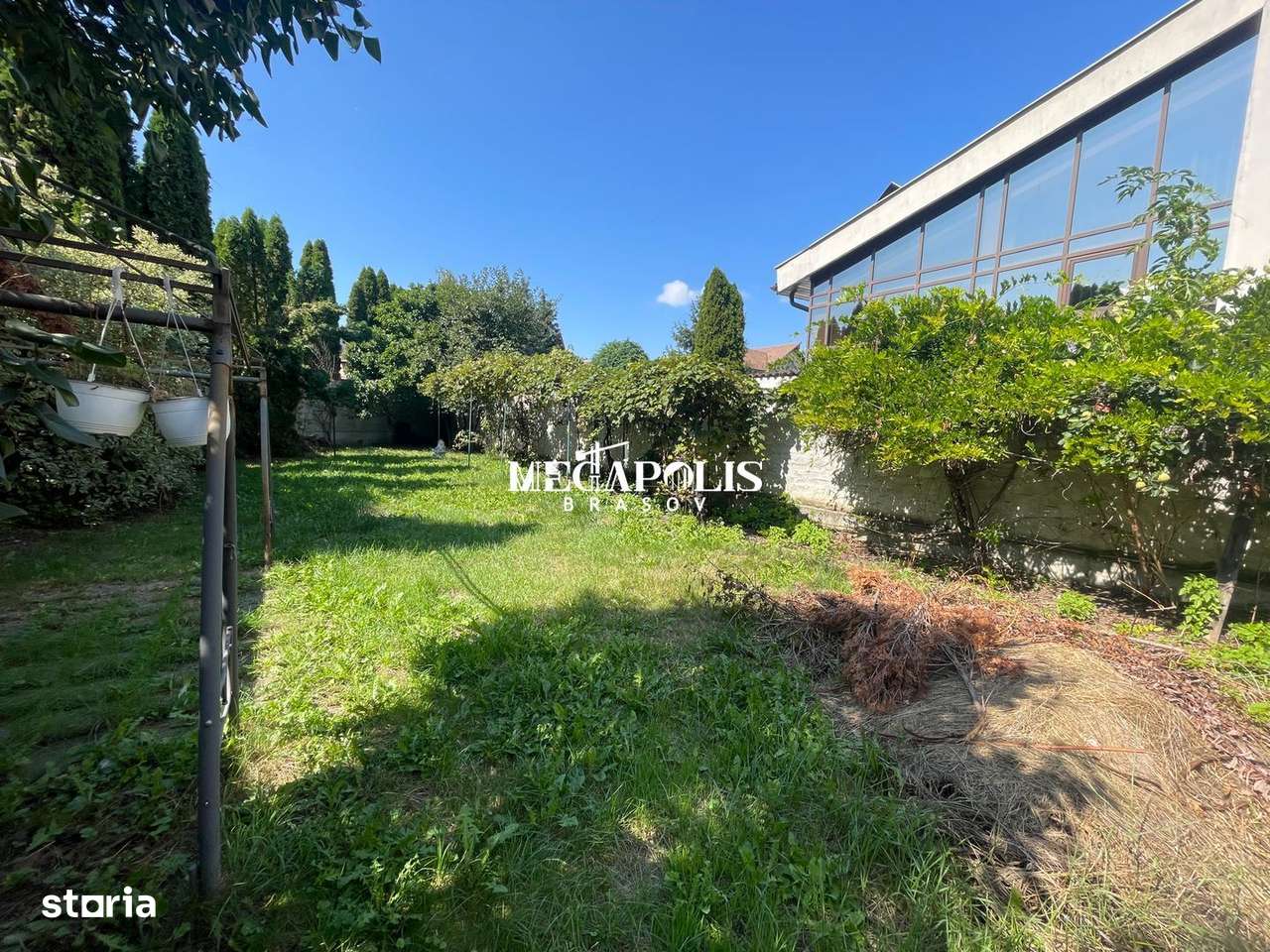 2 Case intr-o Curte/Zona Ultracentrala/Pretabil activitati Comerciale - Imagine principală: 4/17