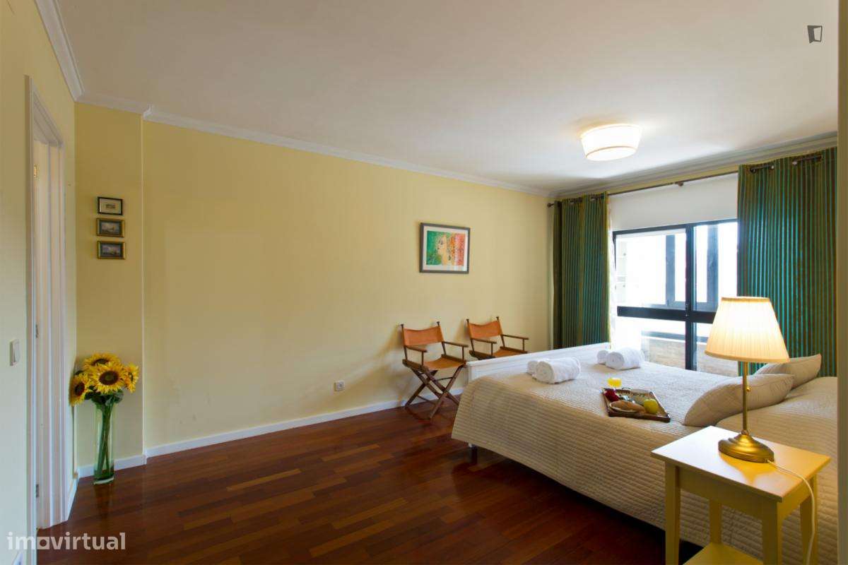 Apartamento com 3 quartos - localizado em Lordelo do Ouro Porto - Grande imagem: 2/45