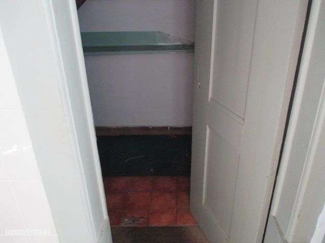 Vivenda na Av. Dias da Silva-6