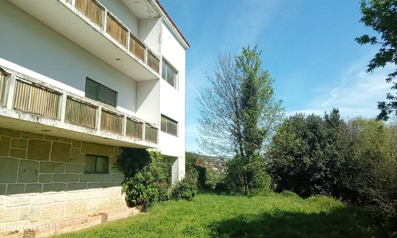 Terreno para Venda em Lamego: Grande Oportunidade de Investimento-0