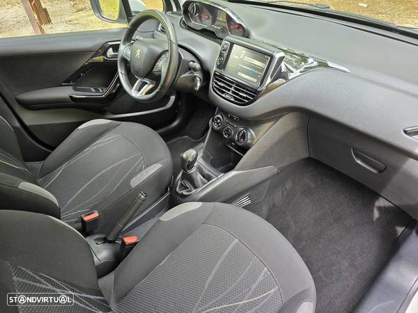 Peugeot 208 1.2 VTi Active - 17