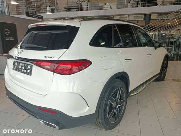 Mercedes-Benz GLC 200 4-Matic AMG Line - 6