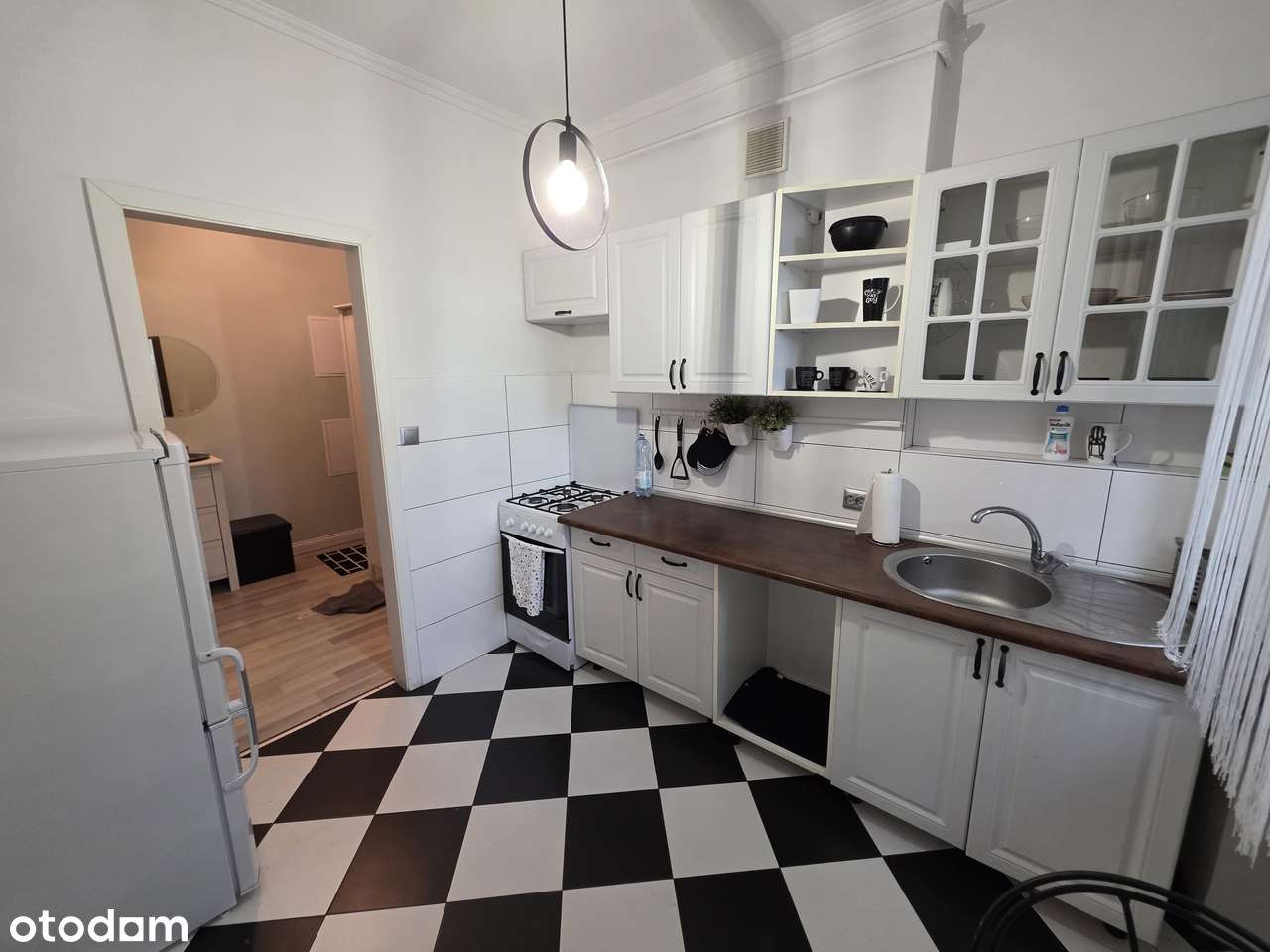 Przestronne mieszkanie 36,7 m² z osobną kuchnią i komórką w cenie.-5