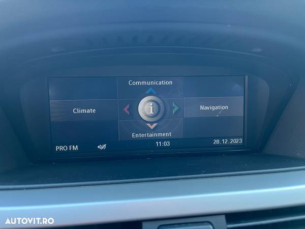 BMW Seria 3 318d Touring - 14