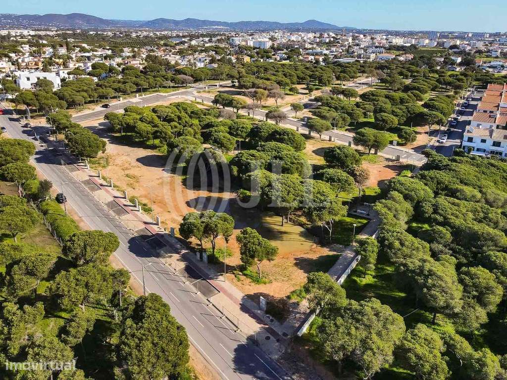Terreno, com projecto aprovado, no Montenegro, Faro, Algarve - Grande imagem: 2/46