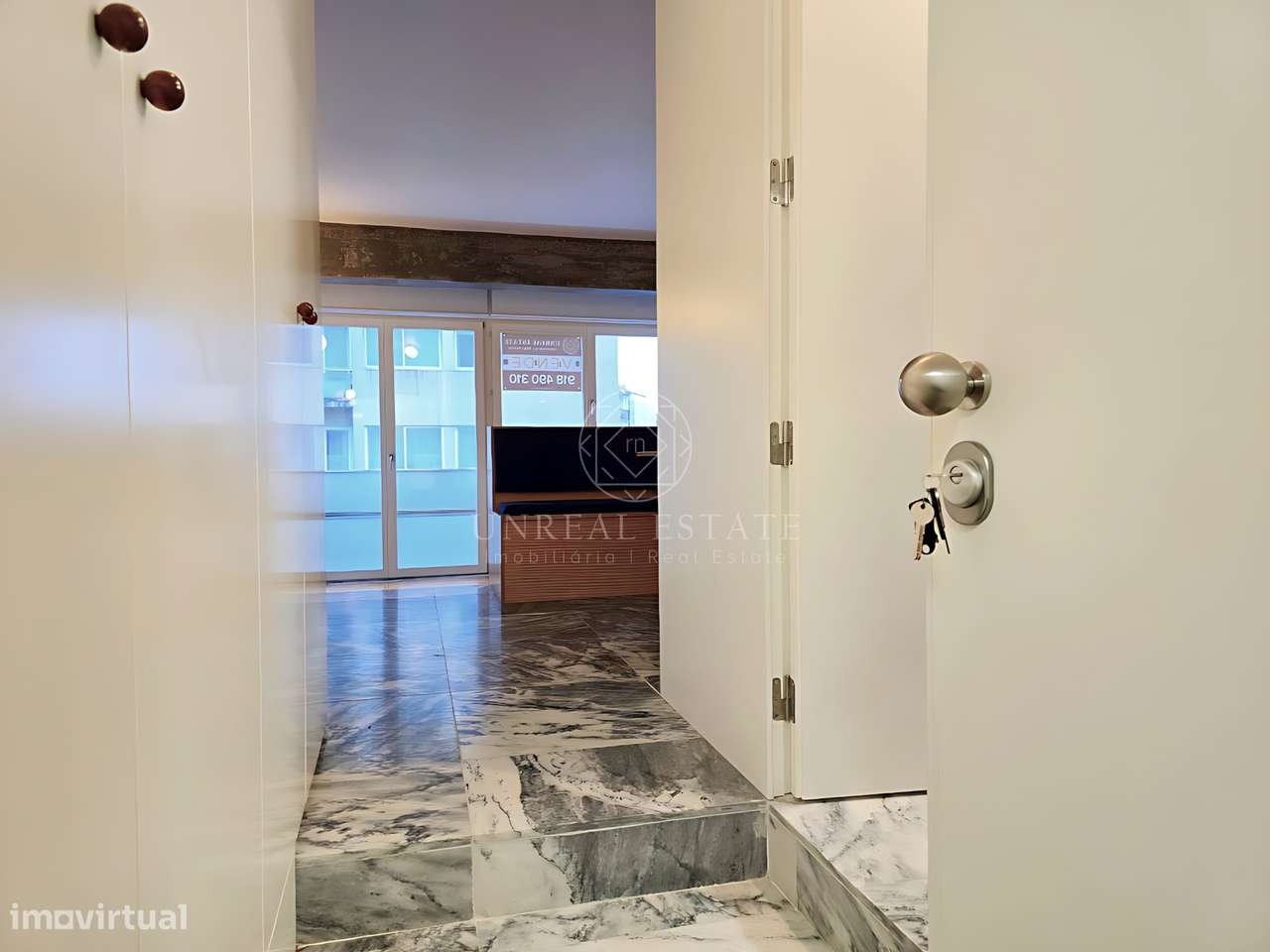 Apartamento T0 , novo, inserido em um edifício totalmente remodelado n-19