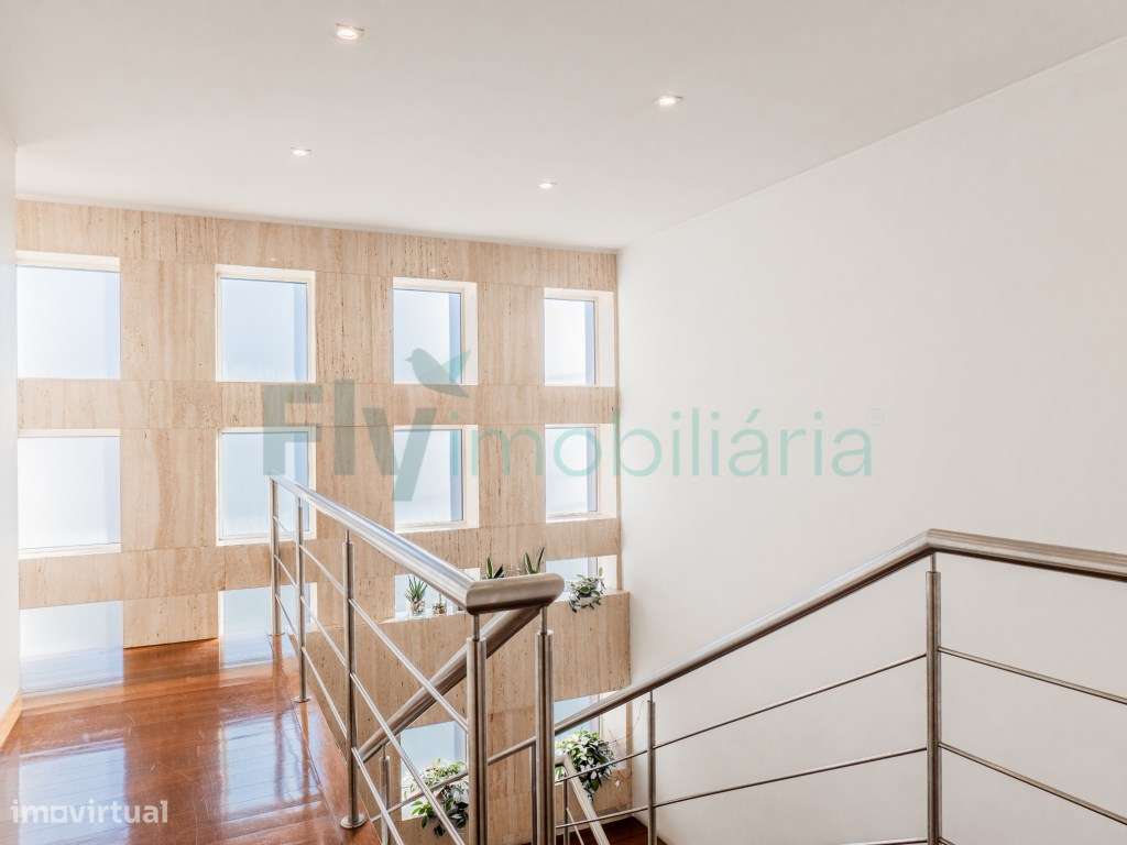 Moradia T3 em Fermentões com Piscina e Zona de Churrasqueira-14