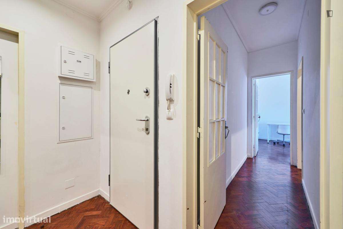 Quarto - localizado em Saldanha Lisbon - Grande imagem: 4/7