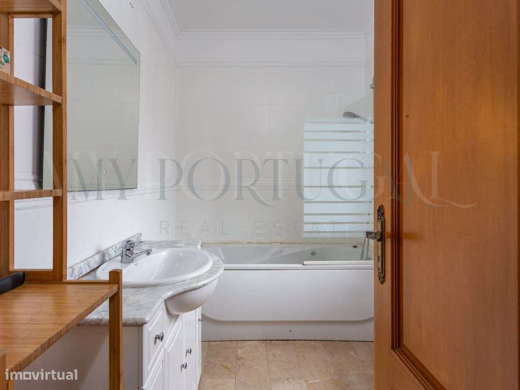 Moradia T4+1 em Ribamar: Onde o Mar e o Conforto se Encontram-31