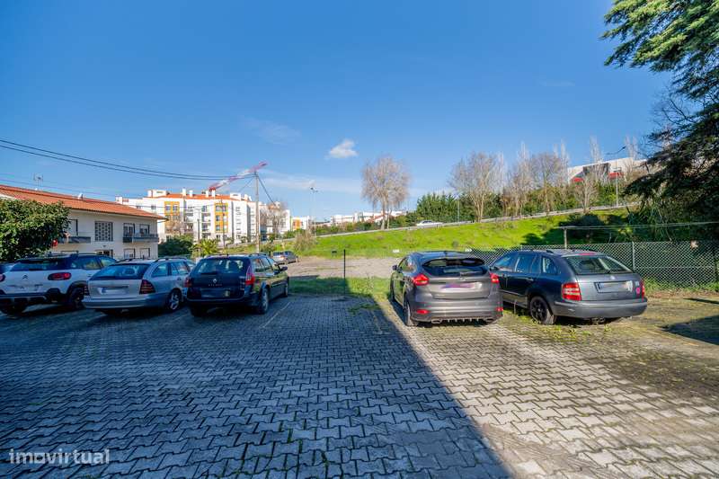 T1 próximo à CUF - Varanda e Estacionamento!-15