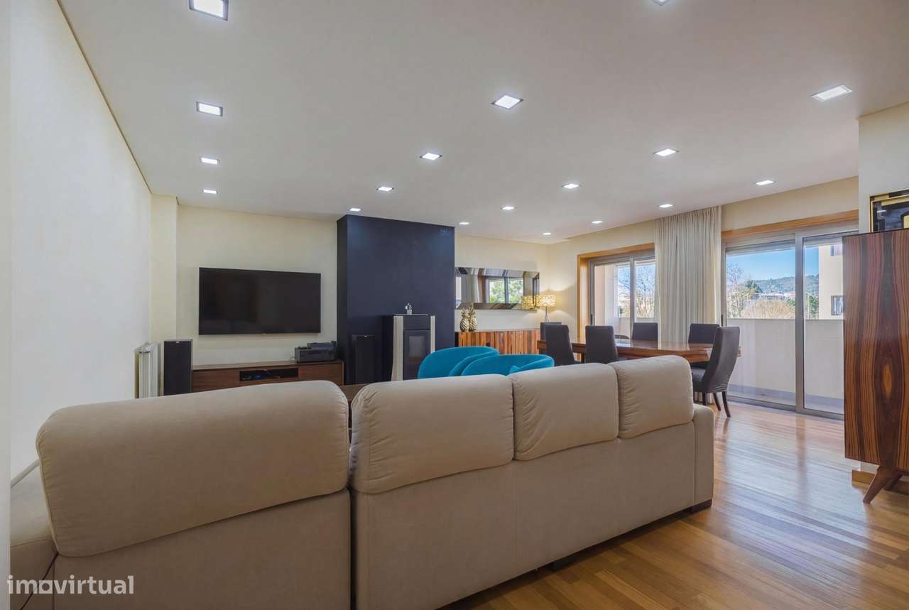 Apartamento T4 com 2 Suites na Via Diagonal –  CASTÊLO DA MAIA - Grande imagem: 2/32