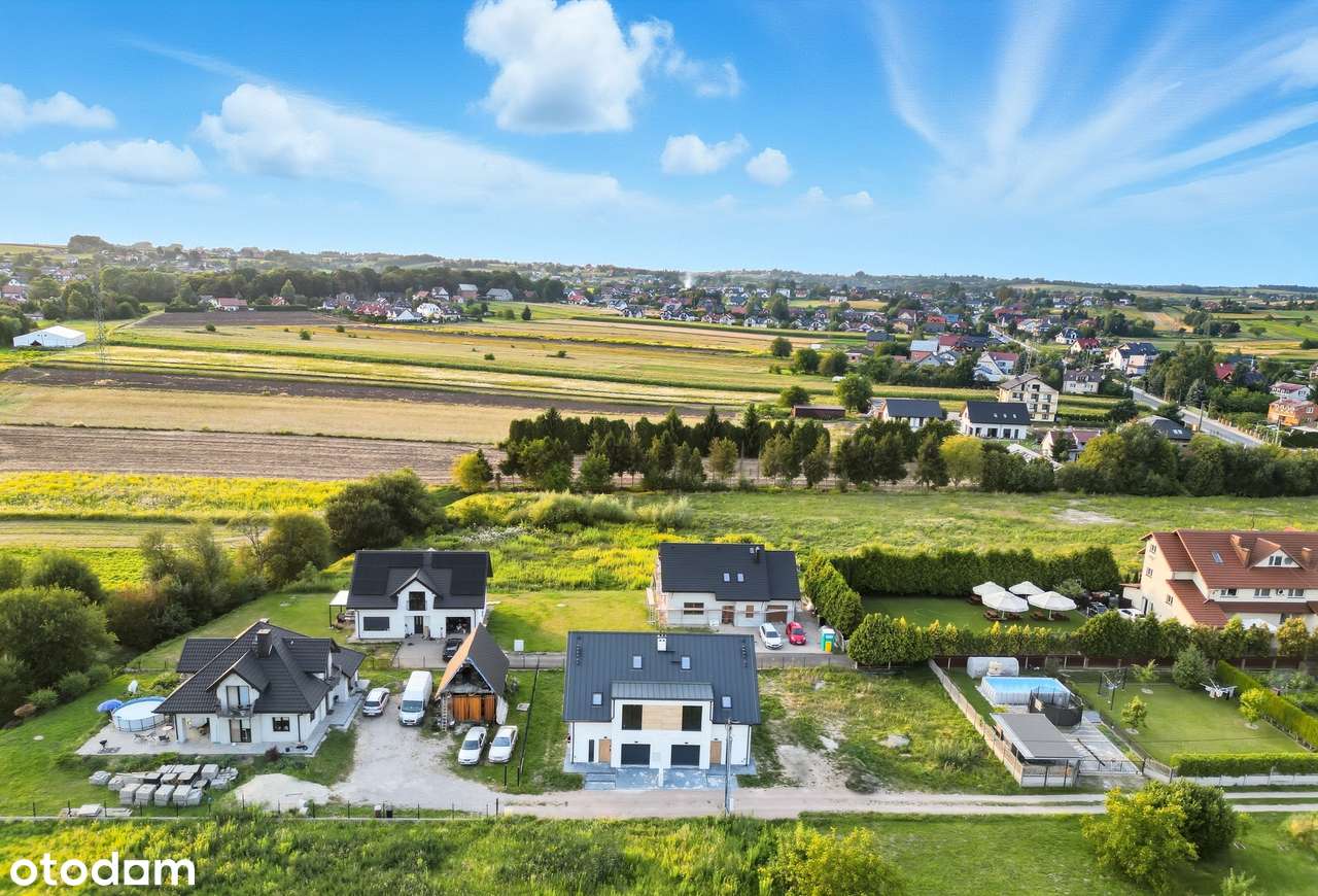 Bliźniak w spokojnej okolicy, cichy azyl dla rodziny | Ul. Glinik-0