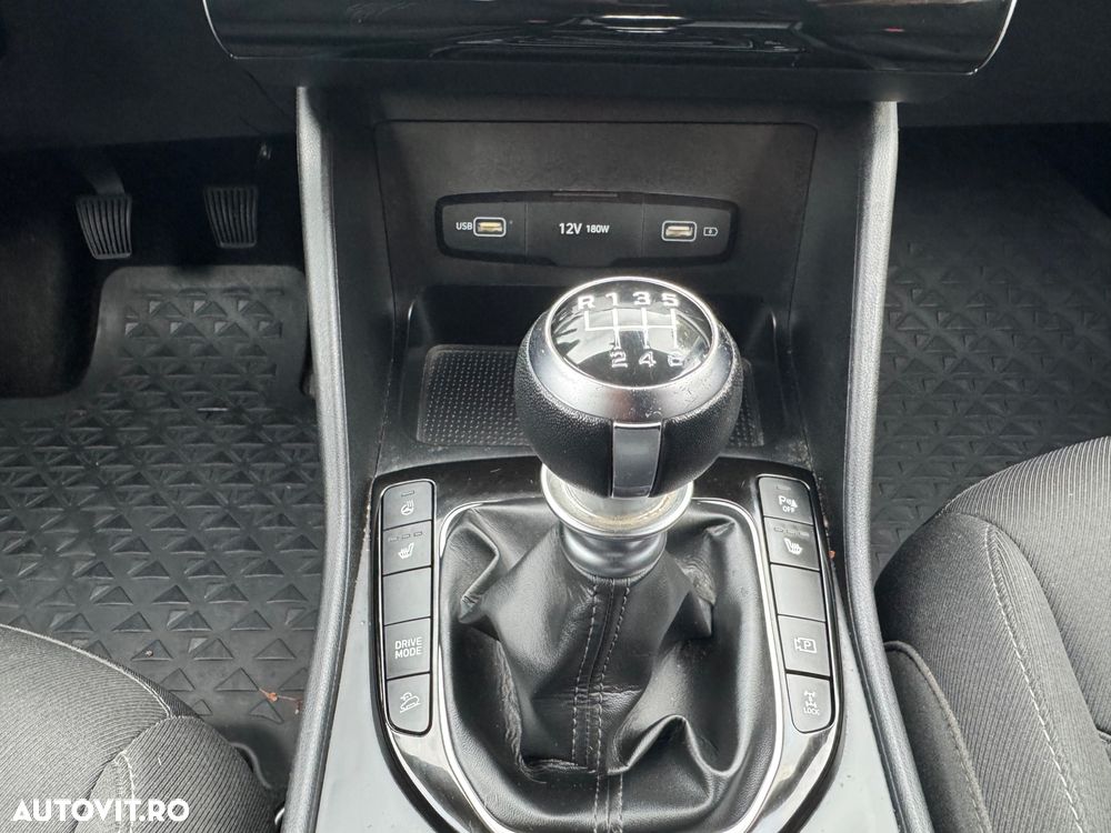 hyundai tucson   1 6 l 150 cp 4wd 6mt style