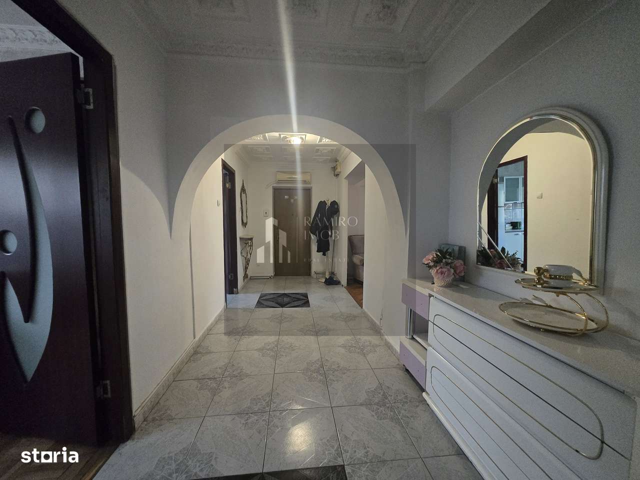Apartament 104mp-utili 2bai centrala -an 1985 -Bd. Chisinau -Mega Mall