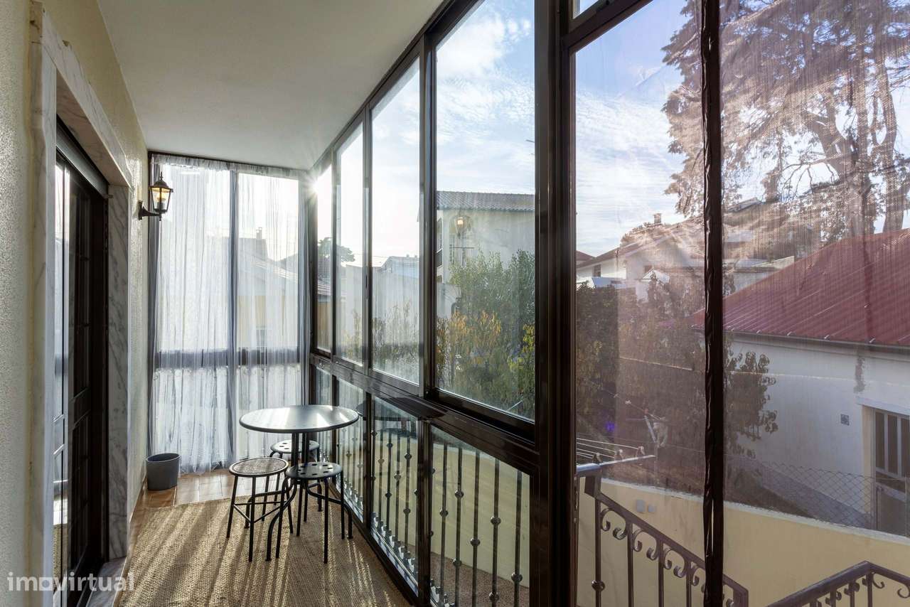 Moradia remodelada com jardim, garagem e vista desafogada, Algueirão,-16